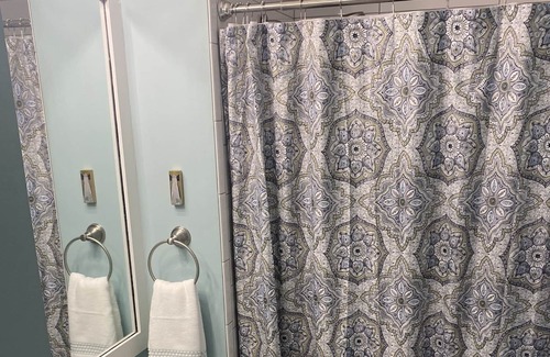 North Shore Condo | Luxury lake front condominium in THE WATERFRONT Country Club Community