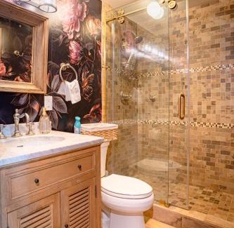 Catalina Villa | Luxury Lakefront 100,000 Gal Pool Villa - Orlando
