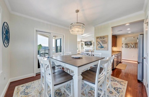 Westlake Corner Condo | Luxury Lakefront Condo In The Heart of Smith Mtn. Lake! 4BR 3BA!