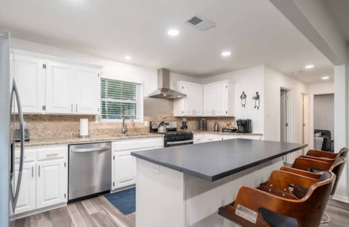 Jones Mills House | Luxury Lakefront Escape, Beach Volleyball, Kayaks, Fire Pit Hot Tub & Game Room!