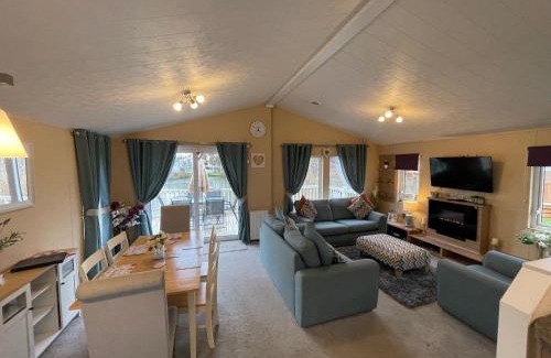 Tattershall House | Luxury Lakeside Lodge L2 with Hot tub situated at Tattershall Lakes Country Park