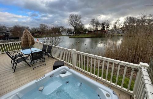 Tattershall House | Luxury Lakeside Lodge L2 with Hot tub situated at Tattershall Lakes Country Park
