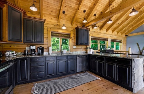 Aquashicola Cabin | Luxury Lakeview Retreat | Hot Tub, Firepit & 3 Decks with Stunning Fall Views