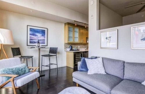 Belltown Condo | Luxury Living: 2BR Condo at Via 6