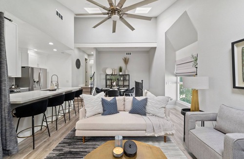 Santa Ana House | Luxury Living - Close to Disney/Beaches