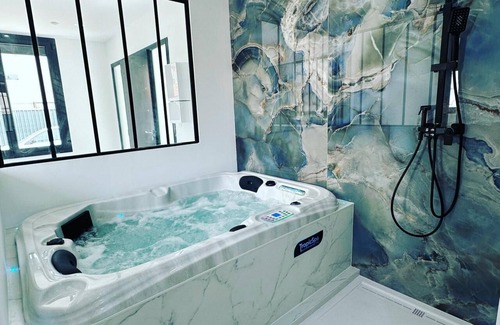 Martigues Apartment | Luxury Living Martigues - White Diamond Suite