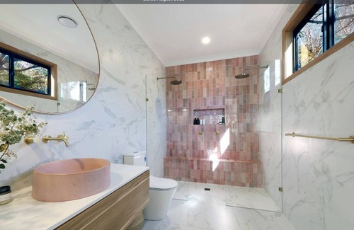 Caringbah House | Luxury living with pool 5 mins from the beach