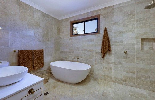 Caringbah House | Luxury living with pool 5 mins from the beach
