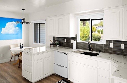Alhambra House | LUXURY & LOCATION Central Corridor Remodeled Ranch on 1/3 acre-BACKYARD RESORT!