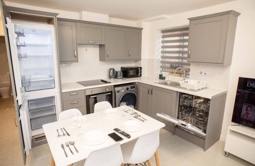 Kidlington Apartment | Luxury Lodge 2-Bedroom Flat, Parking, Netflix,WiFi
