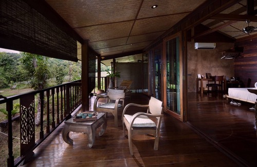 Nang Lae Villa | Luxury loft in stilted wooden longhouse