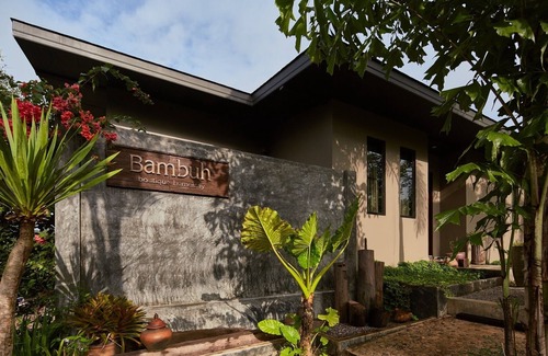 Nang Lae Villa | Luxury loft in stilted wooden longhouse