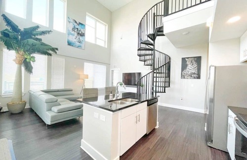 San Marco Apartment | Luxury Loft w/2 BDR Free Gym and Resort Pool