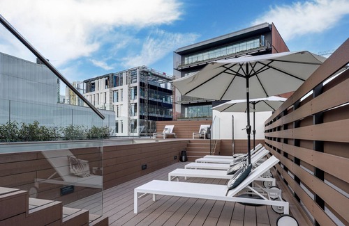 El Parc i la Llacuna del Poblenou Apartment | Luxury loft with Pool and Balcony