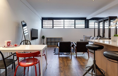 El Parc i la Llacuna del Poblenou Apartment | Luxury loft with Pool and Balcony