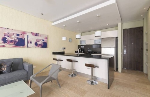 Historic Center Apartment | Luxury Loft with Private Pool in Parque de los Novios