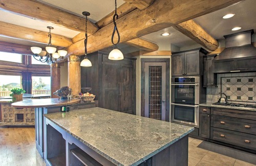 Black Hawk Cabin | Luxury Log Black Hawk Retreat w/ Private Hot Tub!