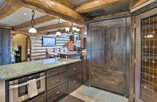 Black Hawk Cabin | Luxury Log Black Hawk Retreat w/ Private Hot Tub!
