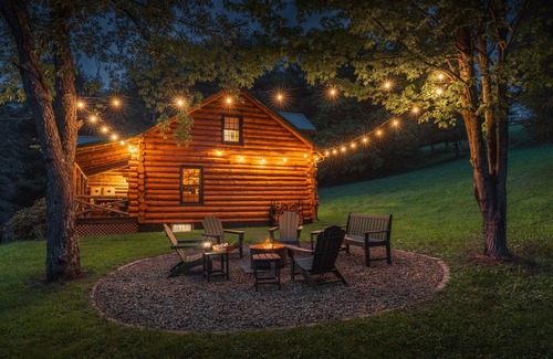 Coudersport Cabin | Luxury Log Cabin | Hot Tub + Epic Stargazing