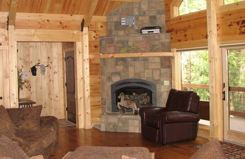 Mono Vista House | Luxury Log Home Retreat
