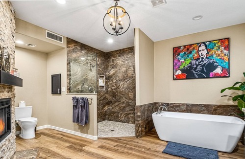 Paradise Valley Village House | Luxury Lookout Canyon 5 bdrm Stunner w/HTD Pool and Fire Pit! Close to Hiking!