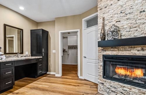 Paradise Valley Village House | Luxury Lookout Canyon 5 bdrm Stunner w/HTD Pool and Fire Pit! Close to Hiking!