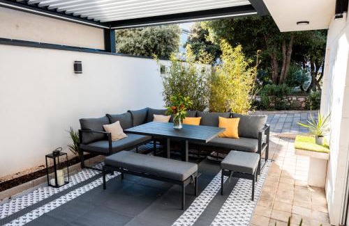 Mandre House | LUXURY MANDRE HOUSE Apartment II with Jacuzzi