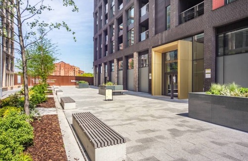 Nine Elms Apartment | Luxury Manhattan 2 Bed Battersea