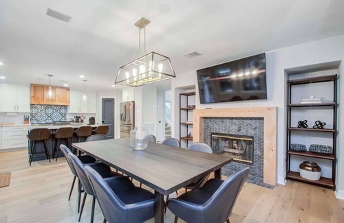 Alden Bridge House | Luxury Mansion Dream Home - 6 Bed, Pool, Grill