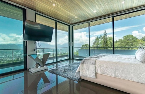 Envigado House | LUXURY MANSION VIEW TO THE CITY