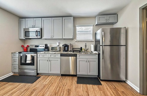 Governor's Walk Apartment | Luxury Midtown Studio - King Bed + Sealy Sleeper Sofa - Steps from FSU & Capital