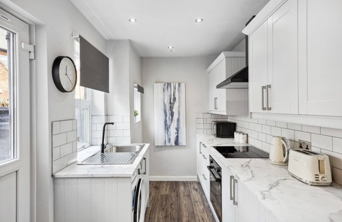 Lincoln House | Luxury Modern Entire Home