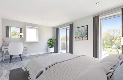 Hayling Island House | Luxury Modern Home with Sea Views - Sleeps 8