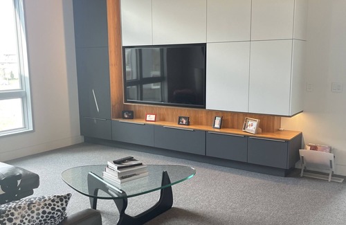 Elkhorn House | LUXURY MODERN HOME LOADED WITH ALL THE EXTRAS