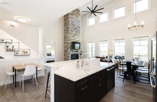 Granby House | Luxury Modern Mountain Retreat - Close to Skiing, Mtn. Biking, Golf; Hot Tub