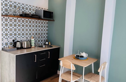 Bonnington Condo | Luxury Modern Studio l Central Edinburgh l Pet Friendly