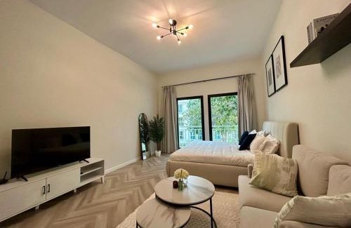 Discovery Gardens Apartment | Luxury Modern Studio I Discovery Gardens
