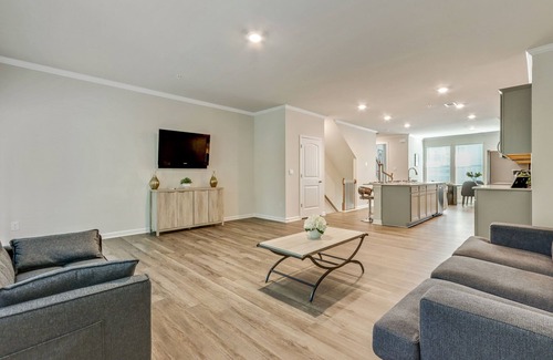 Hapeville House | Luxury modern townhome in charming Hapeville, 7 minutes from Atlanta Airport.