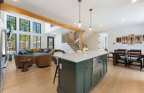 North Conway Cottage | Luxury Mountain Escape