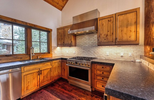 Spanish Peaks House | Luxury mountain house steps from the ski hill