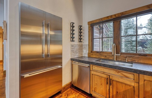 Spanish Peaks House | Luxury mountain house steps from the ski hill