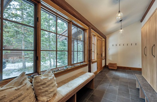 Spanish Peaks House | Luxury mountain house steps from the ski hill