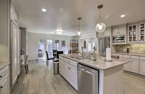 North Whisman House | Luxury Mountain View Retreat!