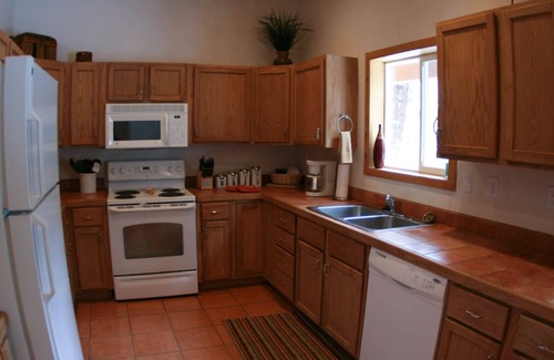 Taos Villa | LUXURY MOUNTAIN VIEW SUITESnThe Mountain View is a large pueblo styled home