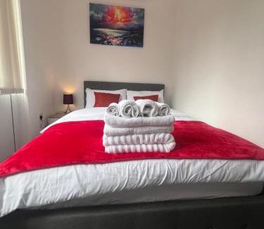 Bordesley Apartment | Luxury New House with free Parking