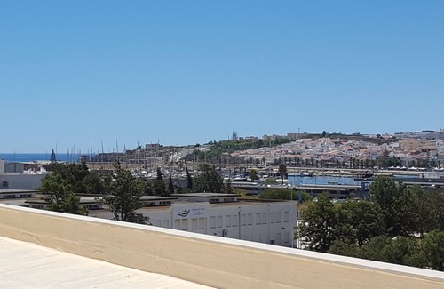 Albardeira Apartment | Luxury New Marina apt with panoramic view