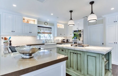 Harbor View House | Luxury Newport Beach Home in Family Friendly Neighborhood