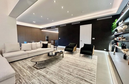 Hollywood South Central Beach Apartment | Luxury Oasis | 2BR|2BT & Balcony City View