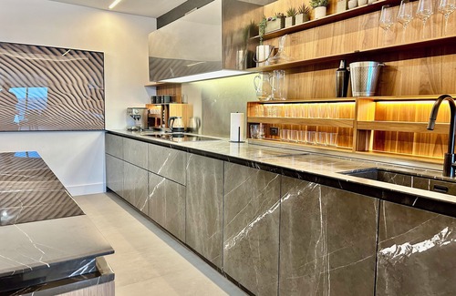 Hollywood South Central Beach Apartment | Luxury Oasis | 2BR|2BT & Balcony City View