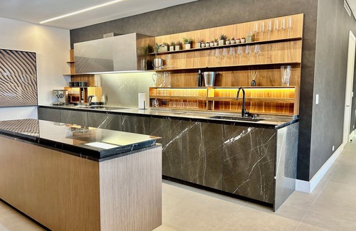 Hollywood South Central Beach Apartment | Luxury Oasis | 2BR|2BT & Balcony City View